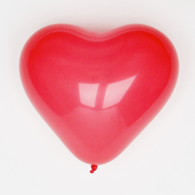 pack of 10 red heart shaped balloons
