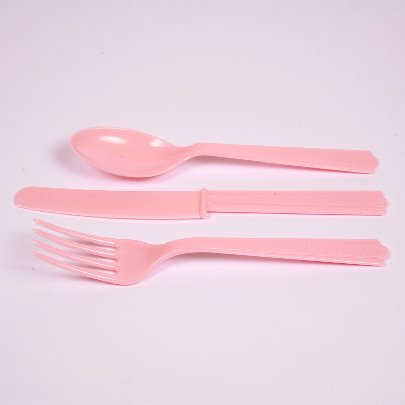 Pale pink cutlery set