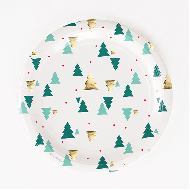 8 Christmas trees paper plates