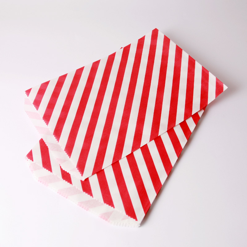 8 red paper striped party bags
