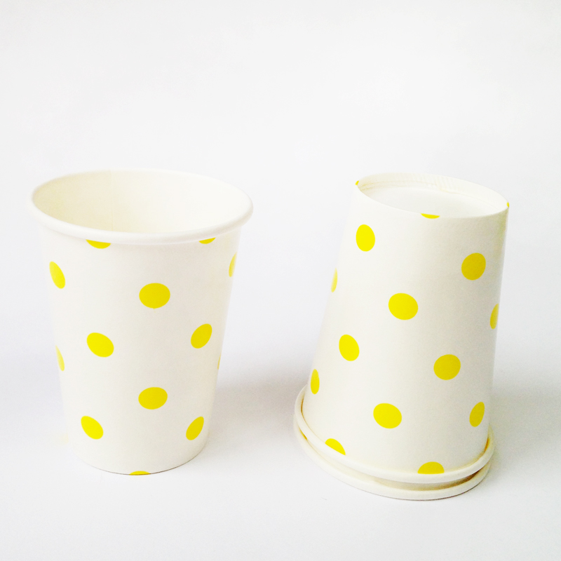 12 yellow polka dots cups