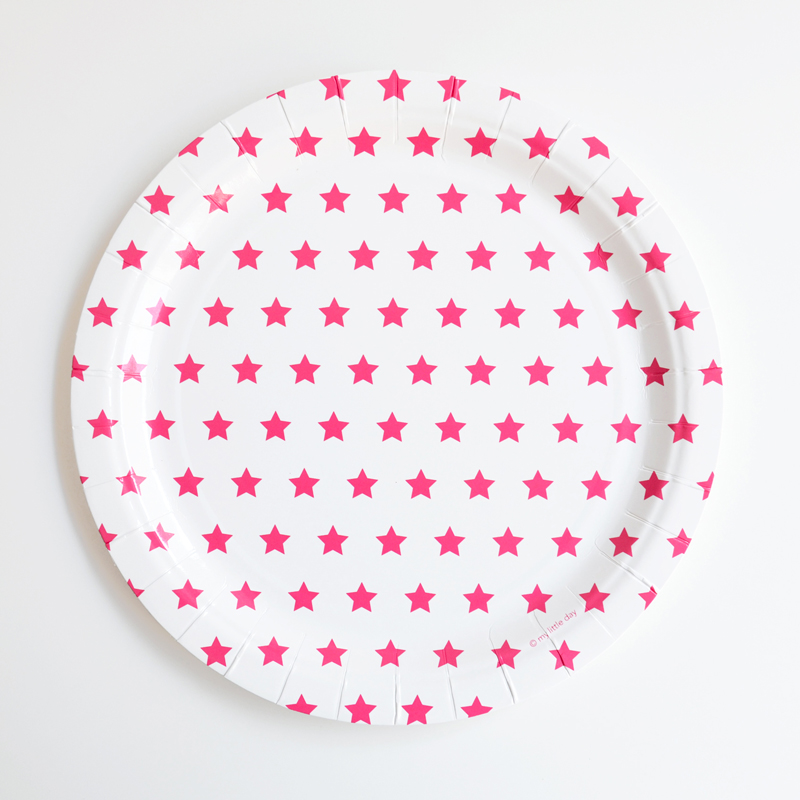 8 pink star plates