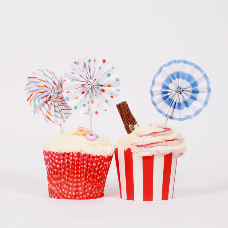 8 Mini pinwheel cake toppers