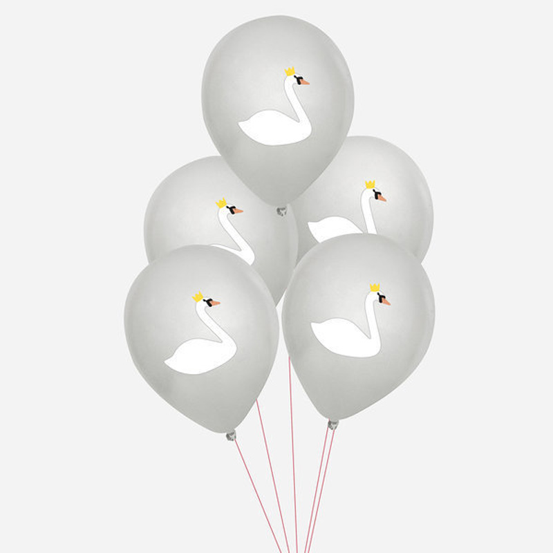 5 Swan printed balloons