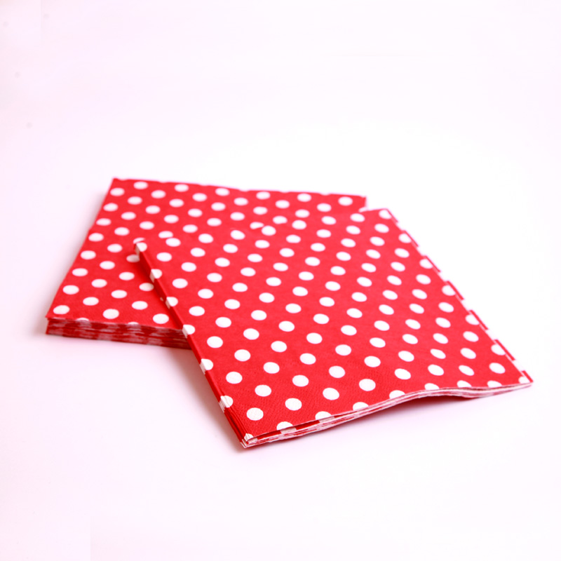 20 red polka dot napkins