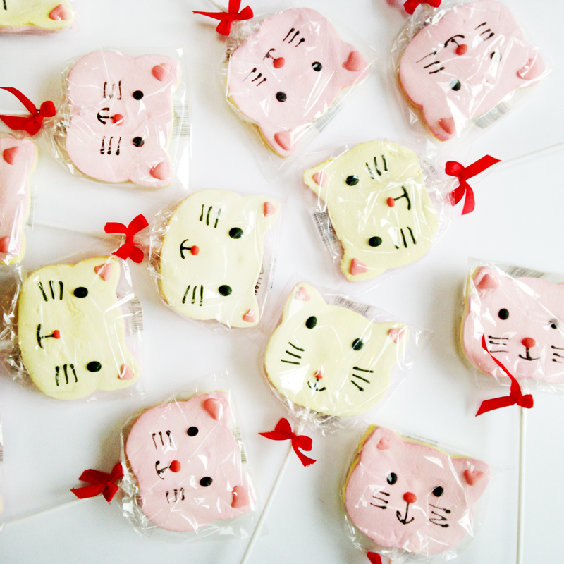 marshmallow cat lolly