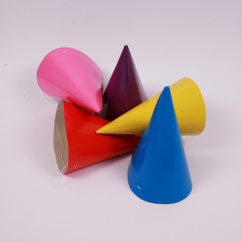 Set of 8 party hats in assorted colours