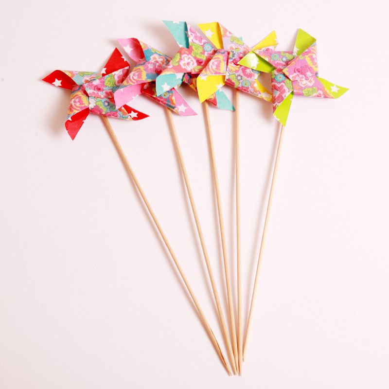 10 paper windmill sticks