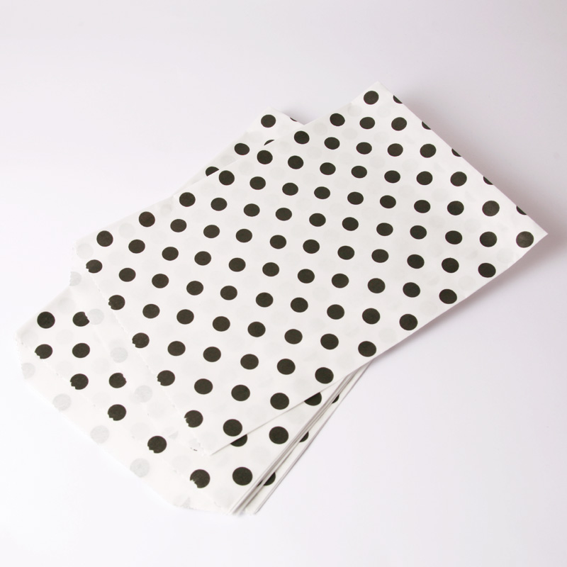 8 black polka dot paper party bags
