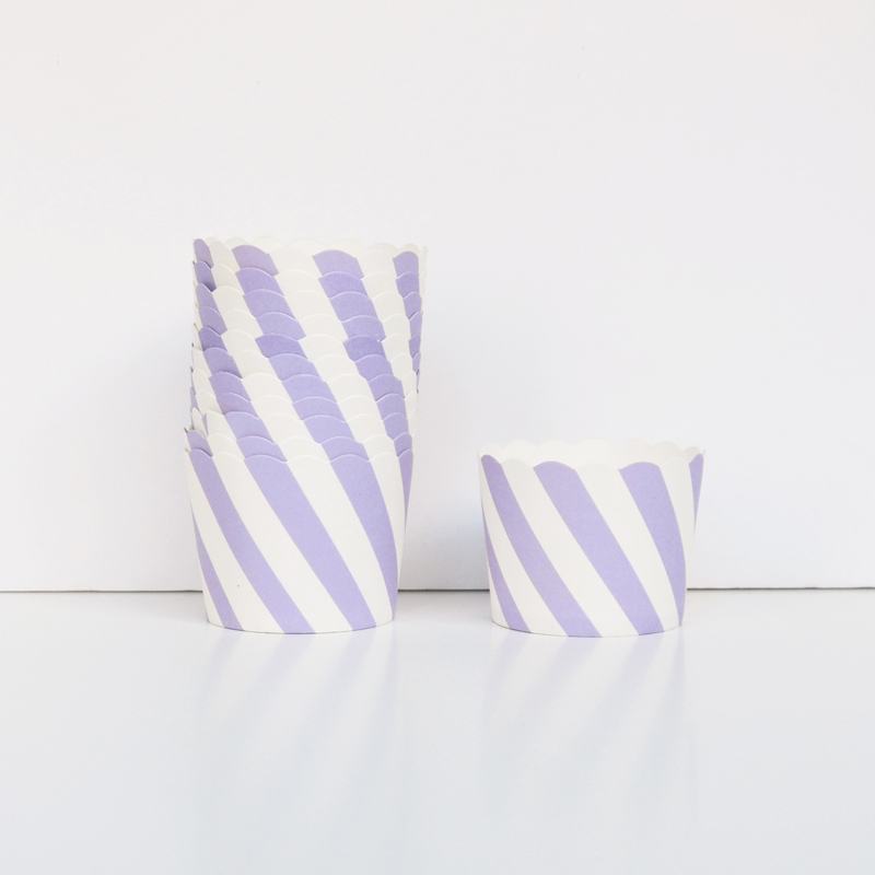 25 lilac striped cupcake liners