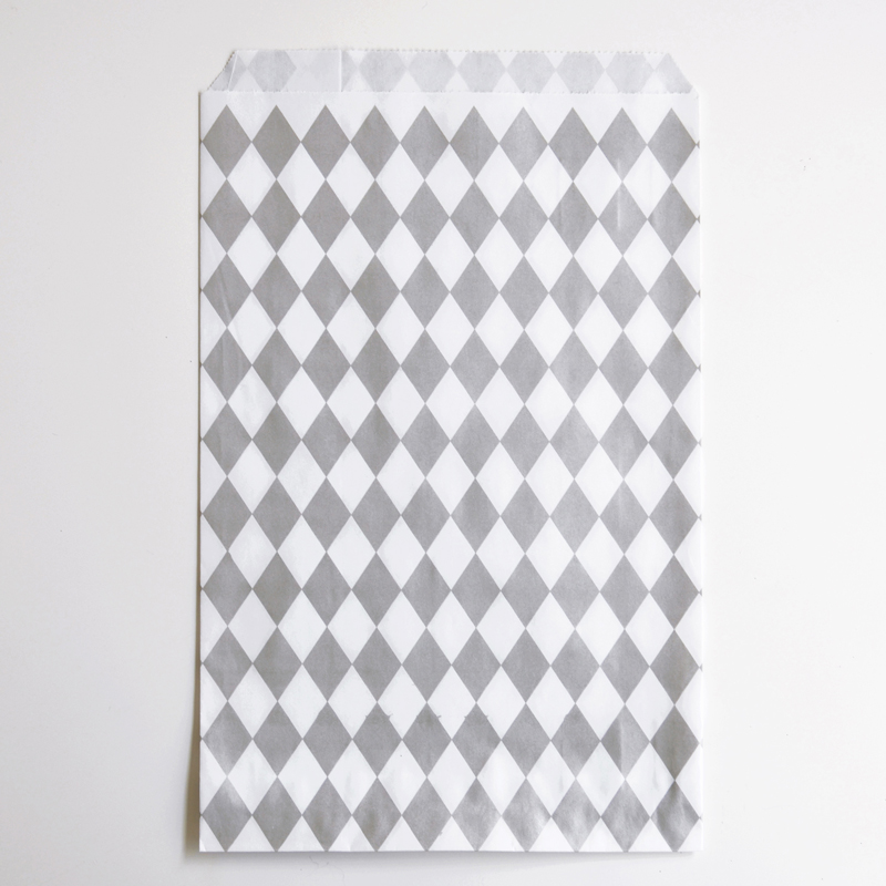 10 silver diamonds paper party bags