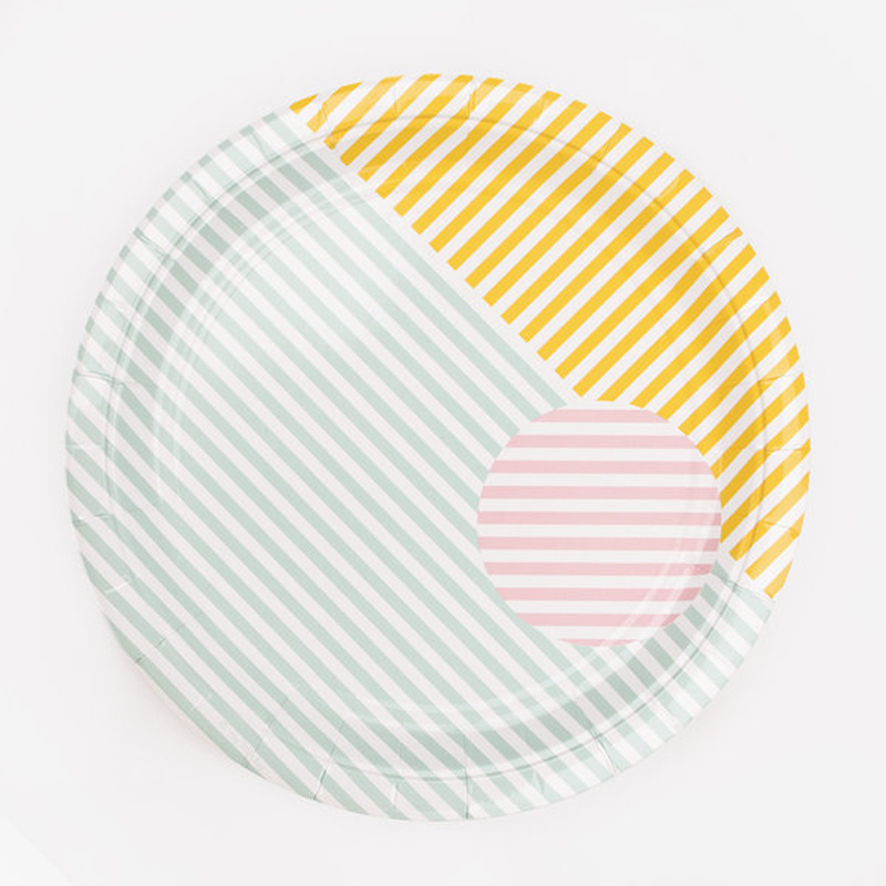 8 PAPER PLATES - PASTEL STRIPES