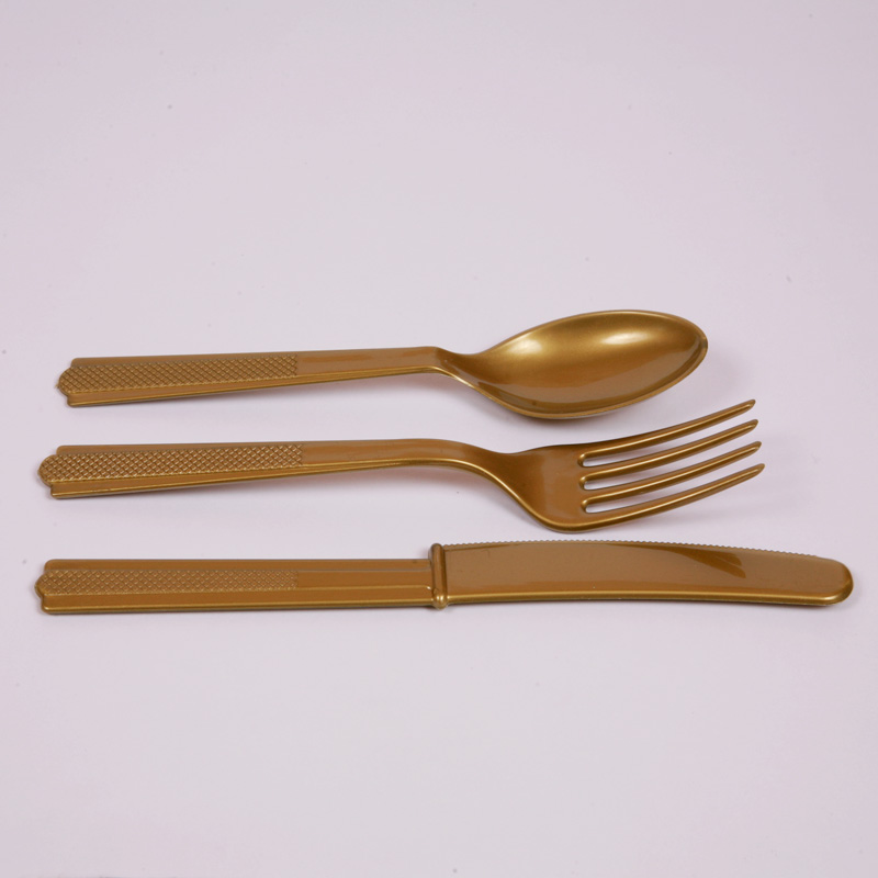 Gold cutlery set